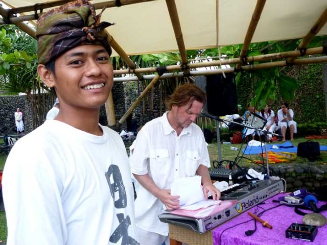 The radiant Surya was our only Balinese participant. Here he is with Omashar who provided the music for our Ceremony.