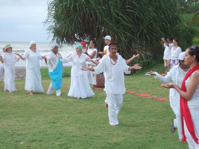 The First Wave encounters the Third Wave. (on the right)